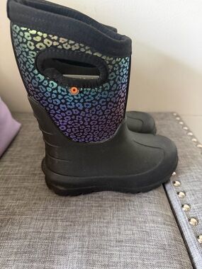 Bogs Kids Leopard Print Neoprene Boots size 9